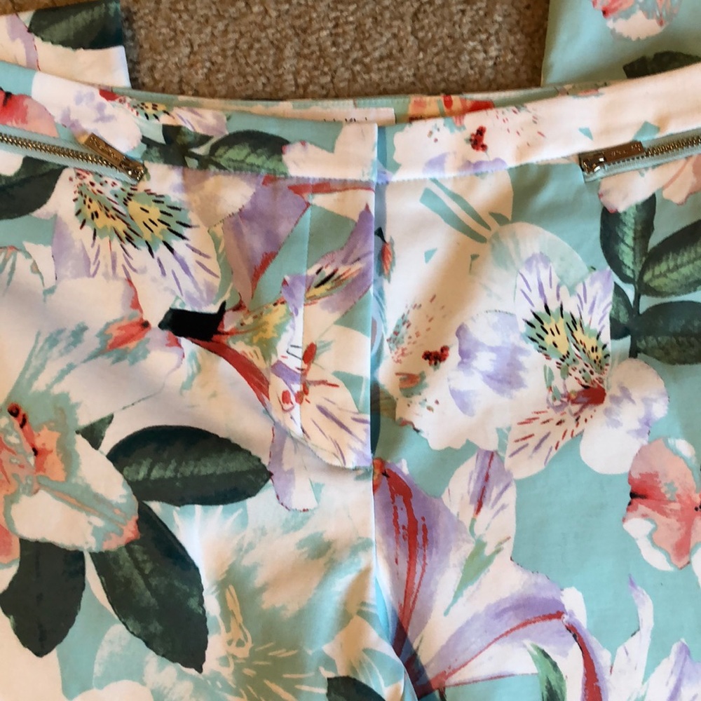 Calvin Klein Floral Cropped Pants in Mint, Coral, Green - Picture 5 of 8